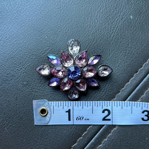 Liz Claiborne | Vintage Rhinestone Brooch - Picture 5 of 5